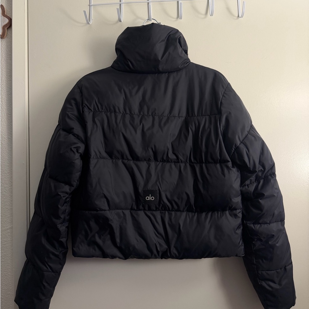 ALO Yoga Black Puffer Jacket - Picture 2 of 2